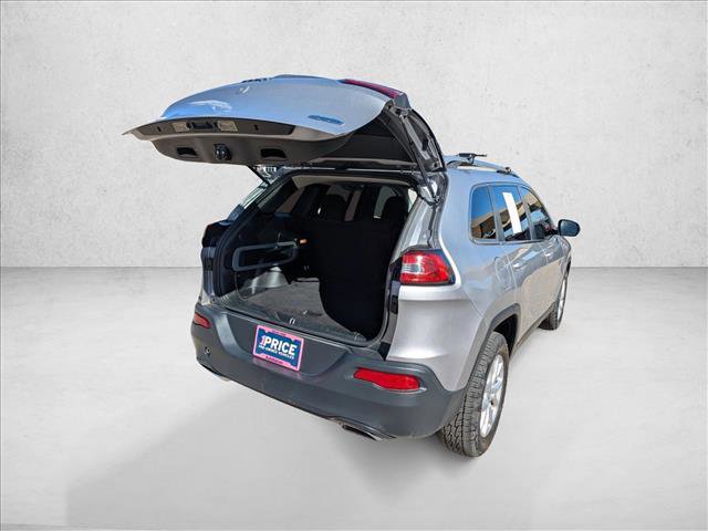 Used 2018 Jeep Cherokee Latitude image 23