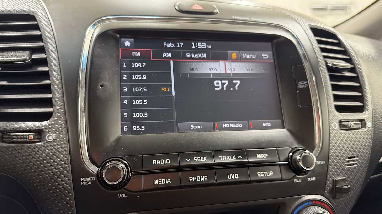 Used 2017 Kia Forte EX w/ EX Premium Plus Package image 18