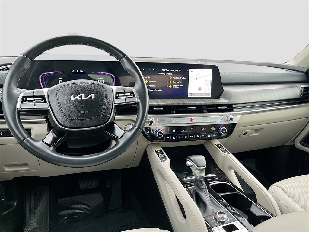 Used 2024 Kia Telluride EX w/ EX Captain's Chair Package image 25