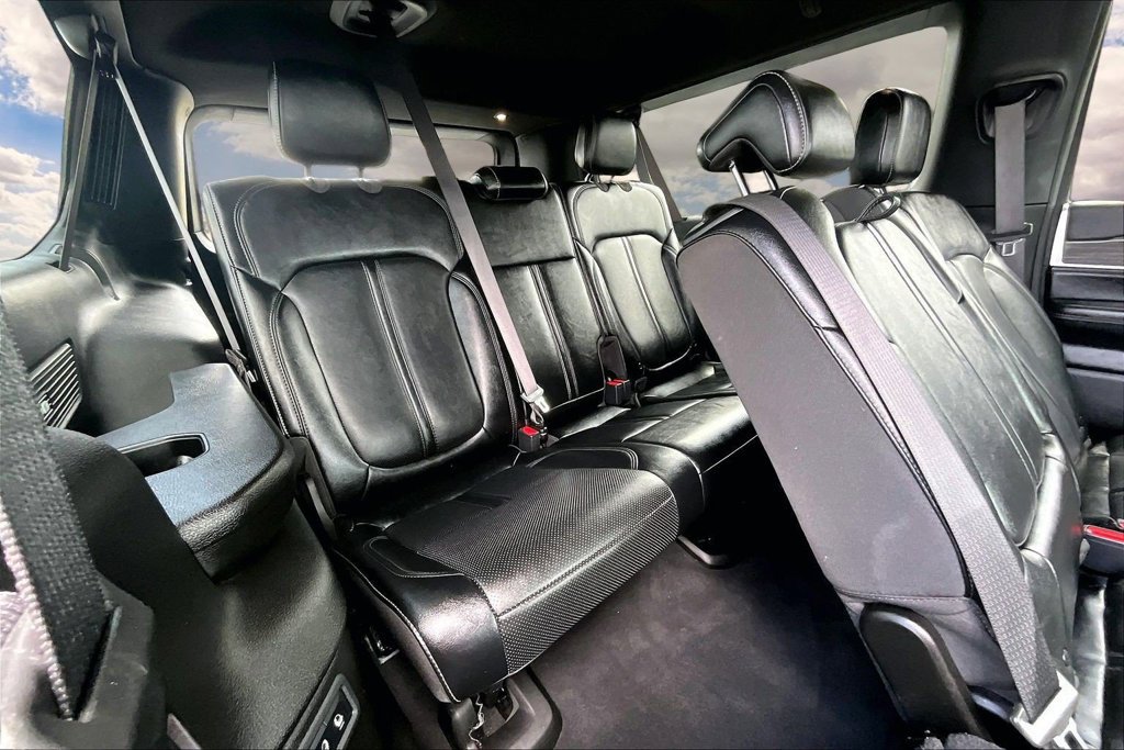 Used 2024 Jeep Wagoneer L Series III w/ Flexible Seating Group AWD/4WD image 26