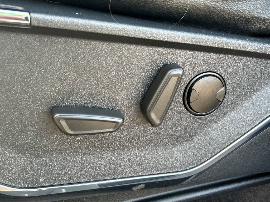 Used 2022 Ford F150 Lariat w/ Max Trailer Tow Package image 23