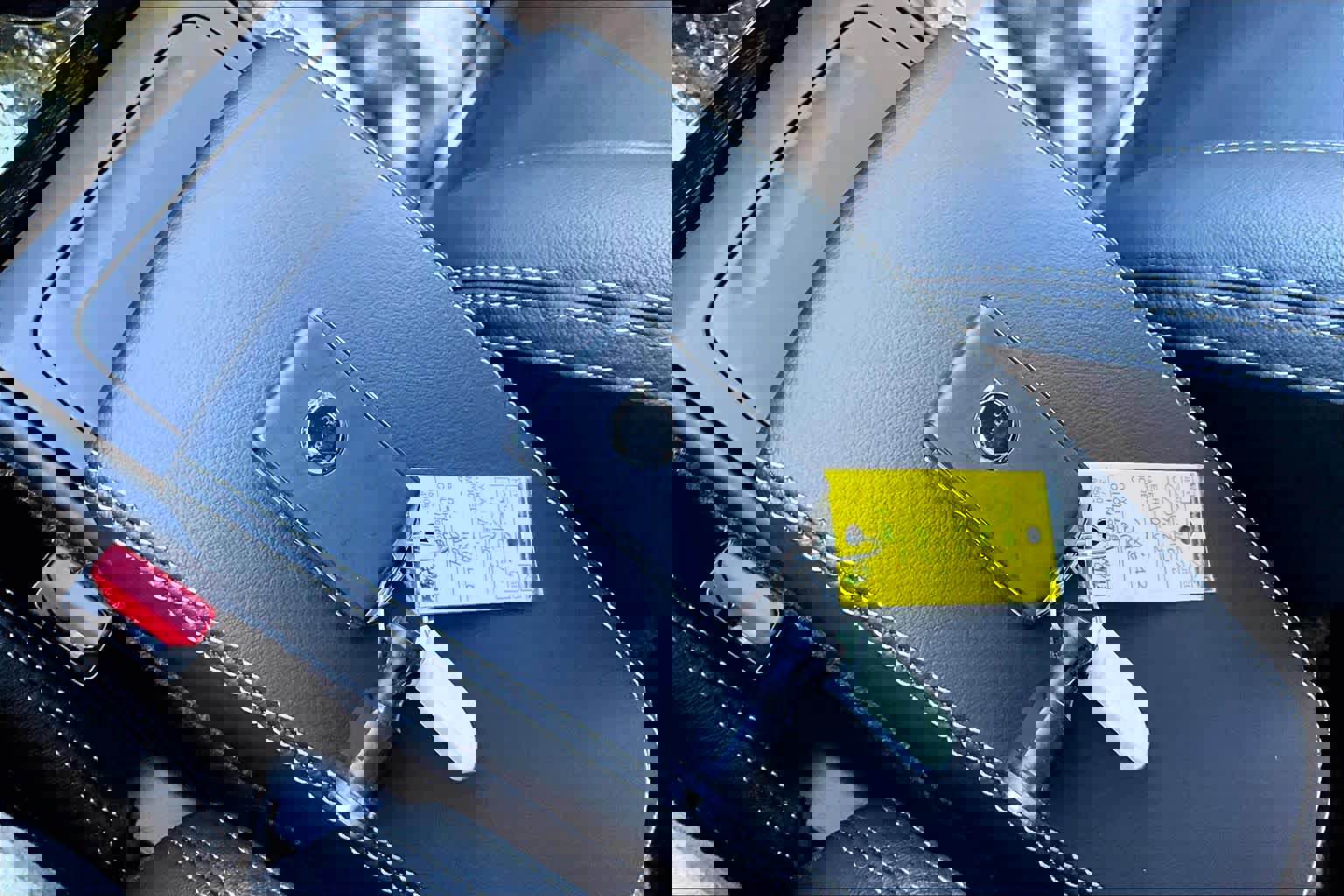 Used 2025 Volvo XC40 B5 Plus AWD/4WD image 15