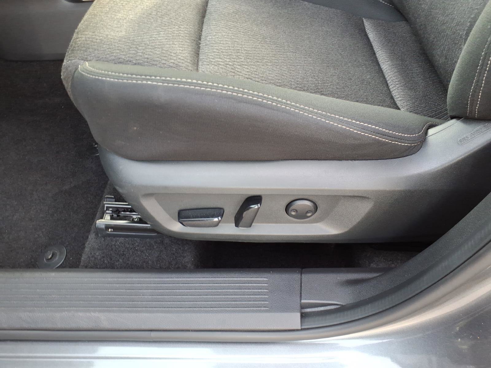 Used 2024 Nissan Rogue SV image 12