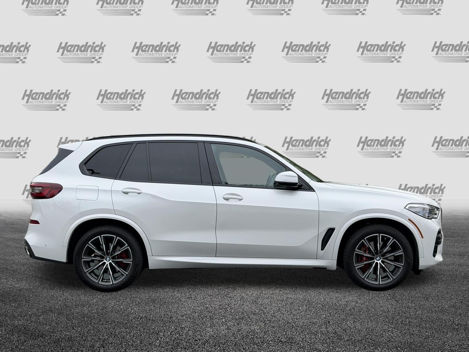 Used 2023 BMW X5 xDrive40i w/ Executive Package AWD/4WD image 3