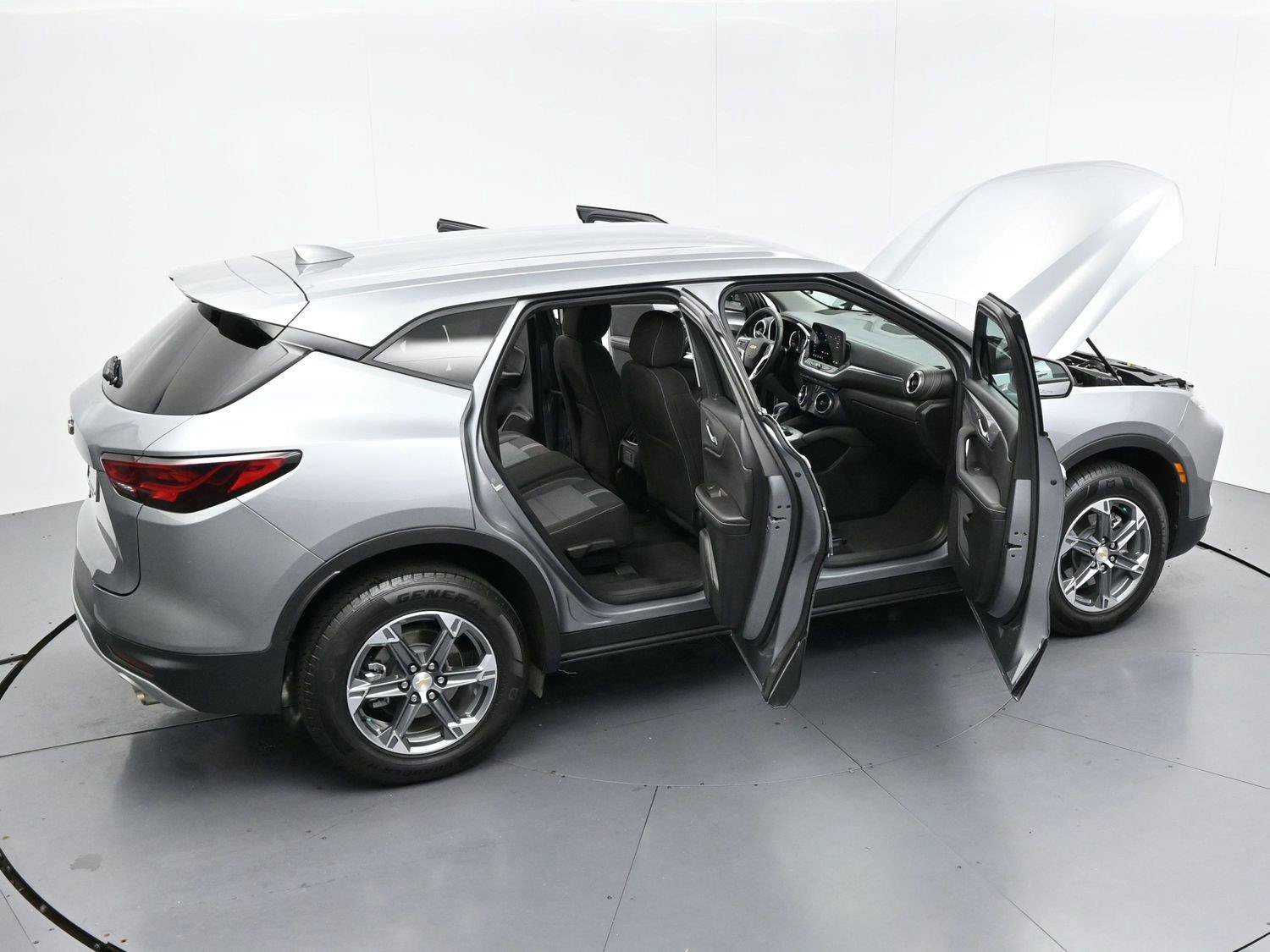 Used 2025 Chevrolet Blazer LT AWD/4WD image 38