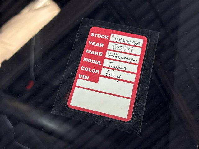Used 2024 Volkswagen Tiguan SEL R-Line image 31