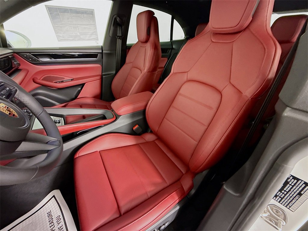 Used 2025 Porsche Macan Electric image 5