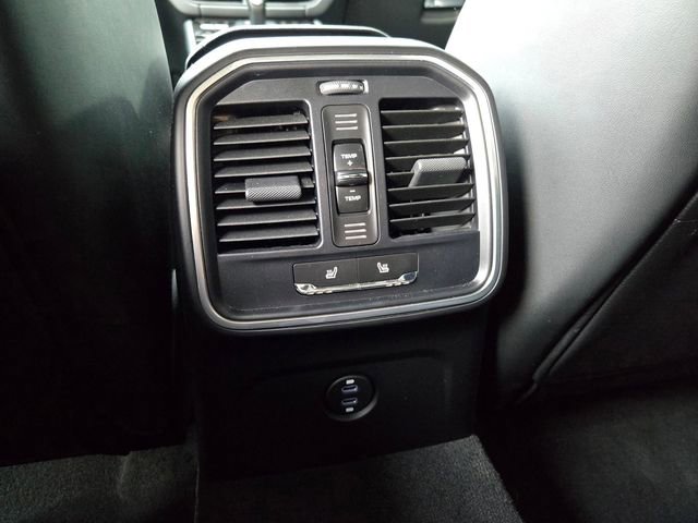 Used 2025 Porsche Macan image 14