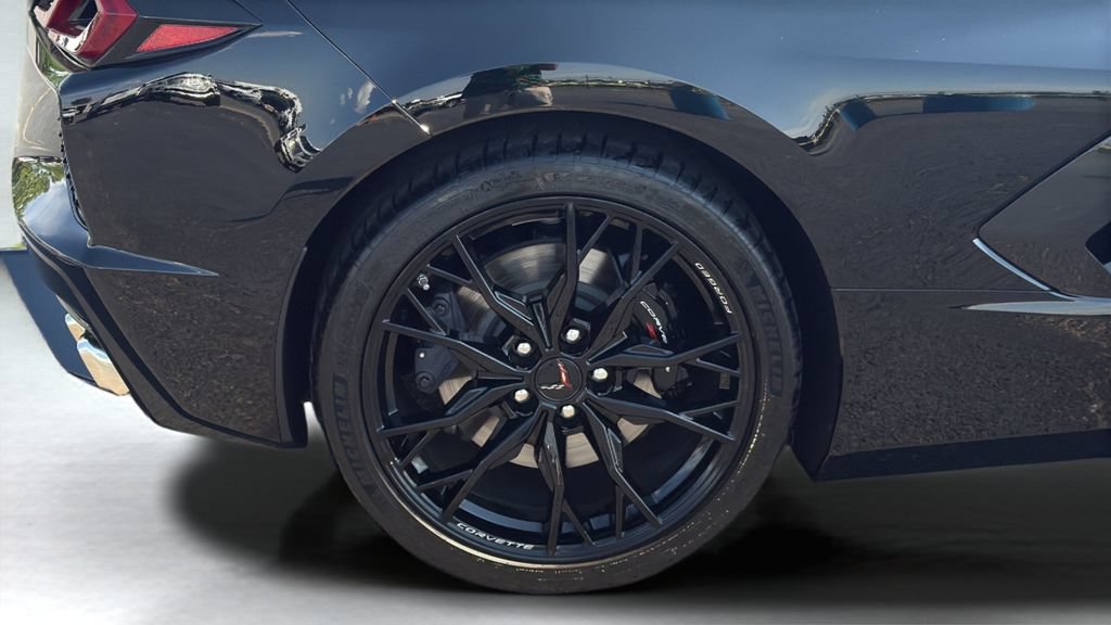 Used 2025 Chevrolet Corvette Stingray Preferred Cpe w/ Z51 Performance Package RWD image 24