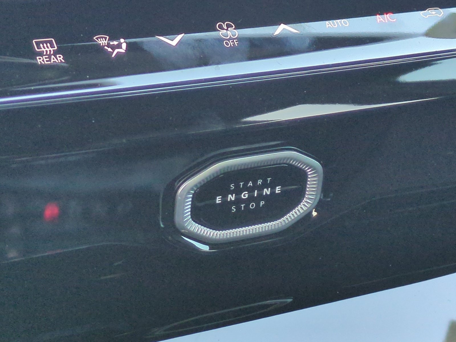 New 2026 Jeep Grand Cherokee Altitude AWD/4WD image 30