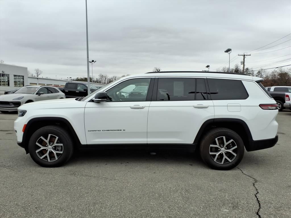 Used 2024 Jeep Grand Cherokee L Limited w/ Luxury Tech Group II image 7