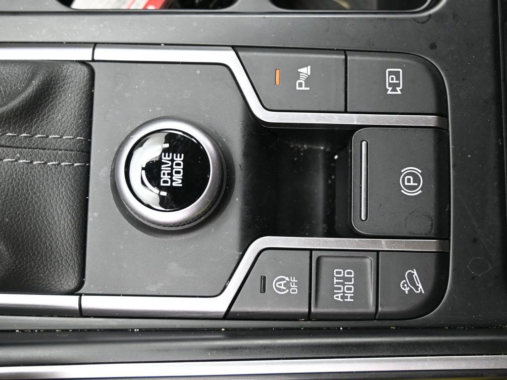 Used 2025 Kia Sorento S image 29