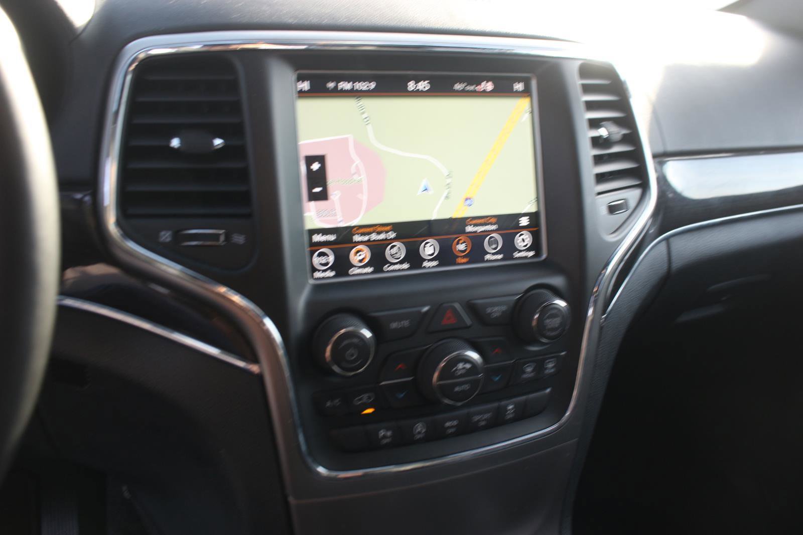 Used 2018 Jeep Grand Cherokee Overland RWD image 21