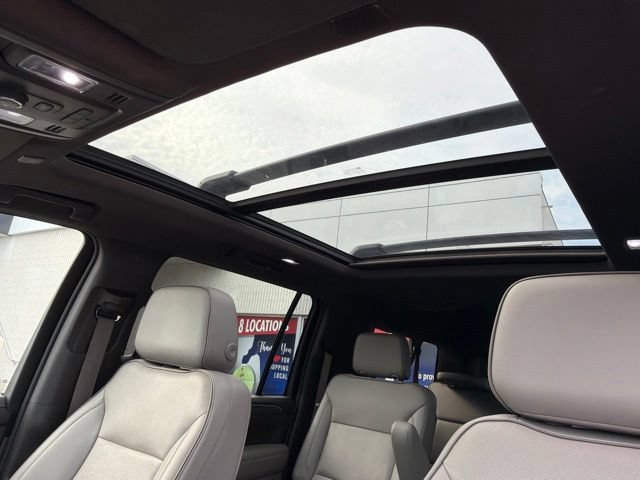 Used 2023 GMC Yukon XL SLT AWD/4WD image 25