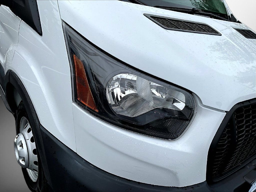 Used 2024 Ford Transit 250 148 Medium Roof Extended AWD image 33