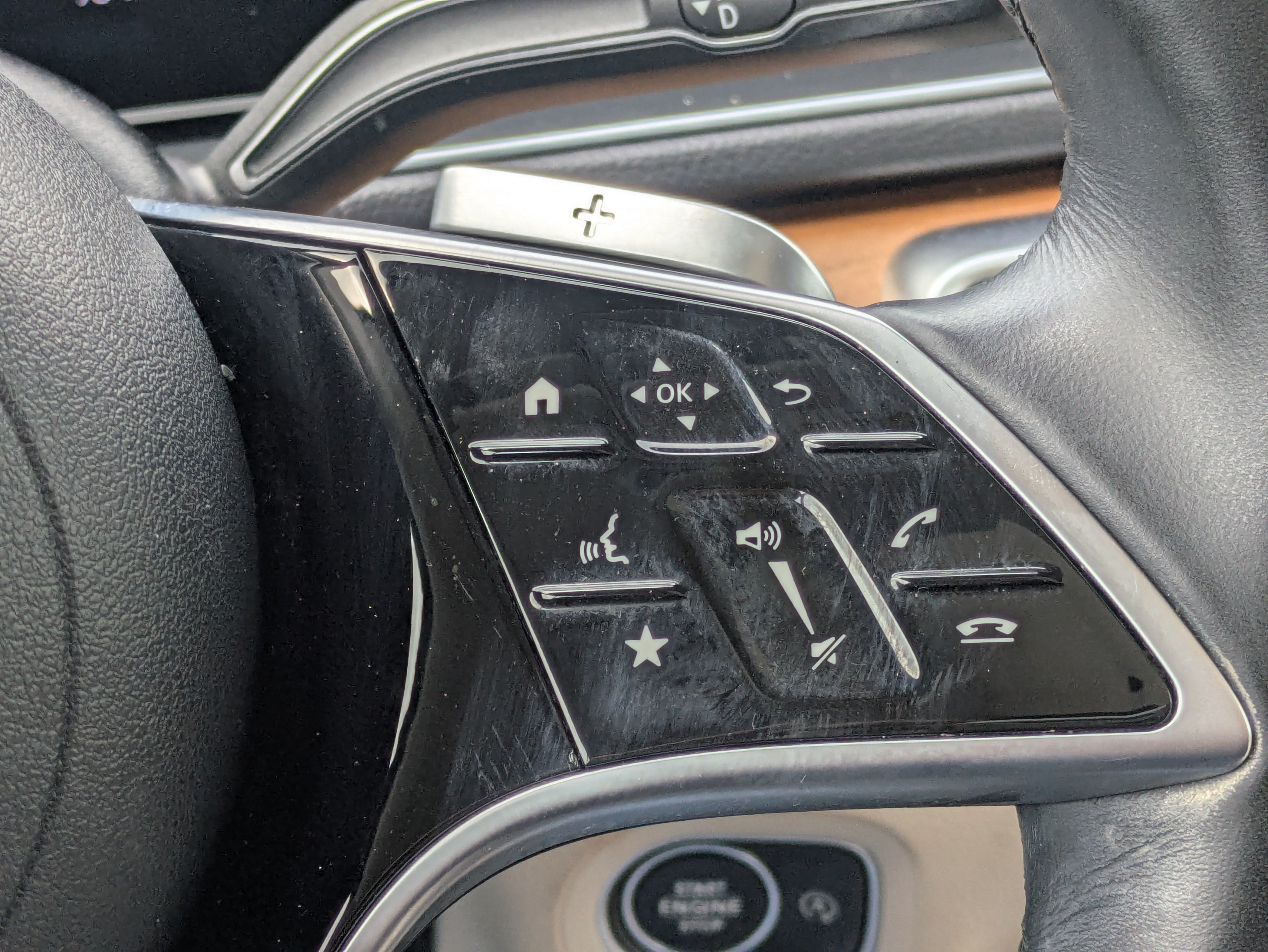 Used 2024 Mercedes-Benz GLE 350 4MATIC image 25