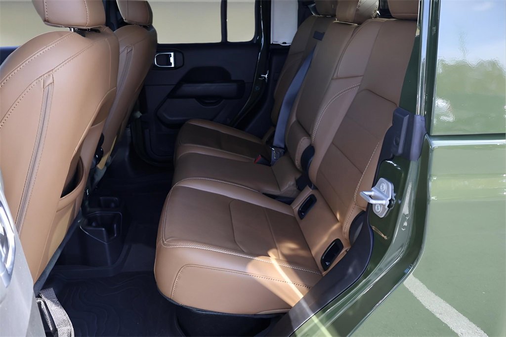 Used 2022 Jeep Gladiator Overland w/ Popular Equipment Package image 10