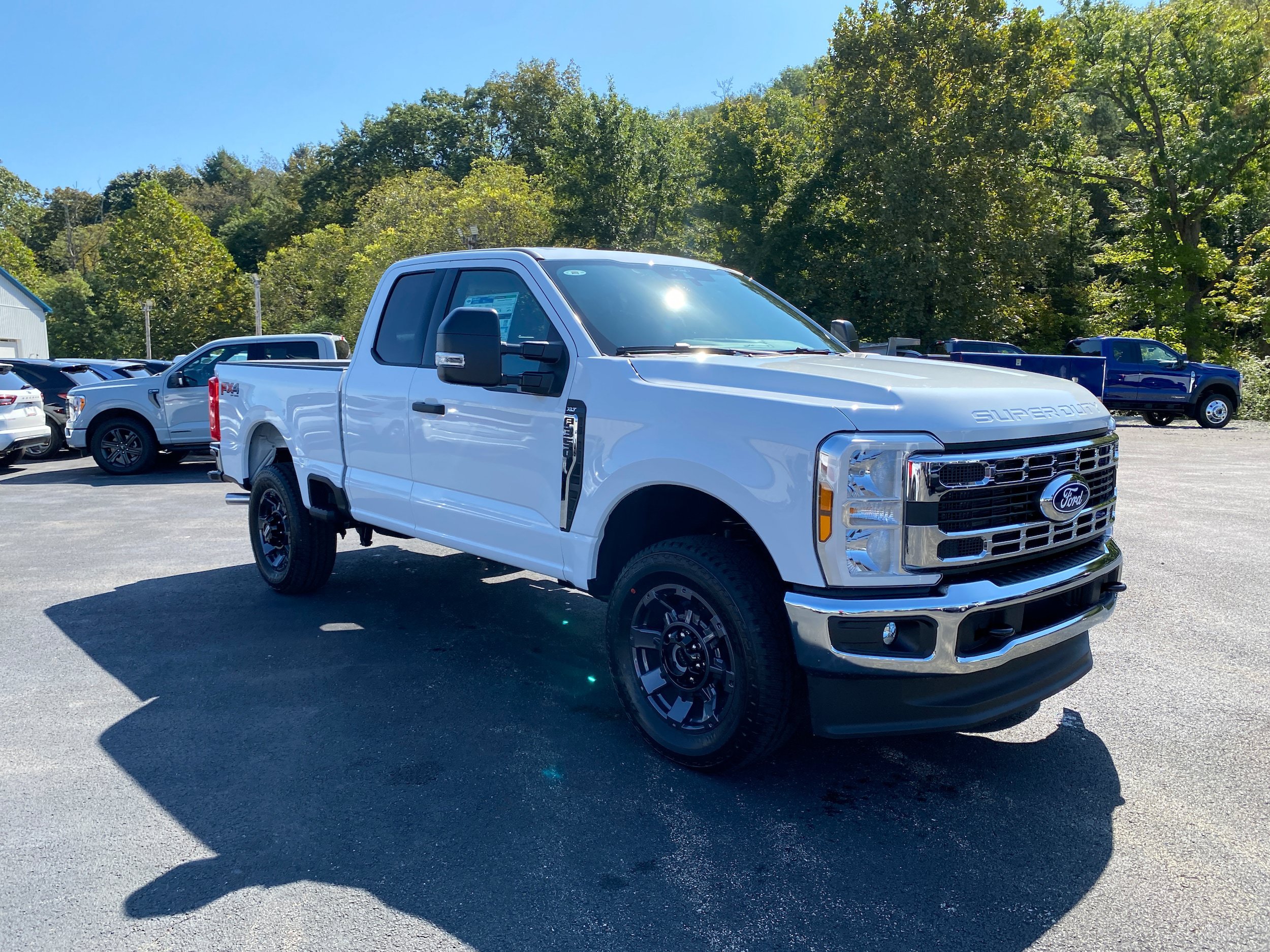 New 2027 Ford F350 XLT w/ FX4 Off-Road Package AWD/4WD image 15