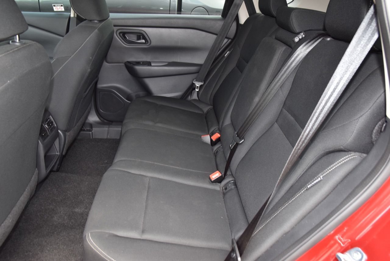 Used 2025 Nissan Rogue S FWD image 11