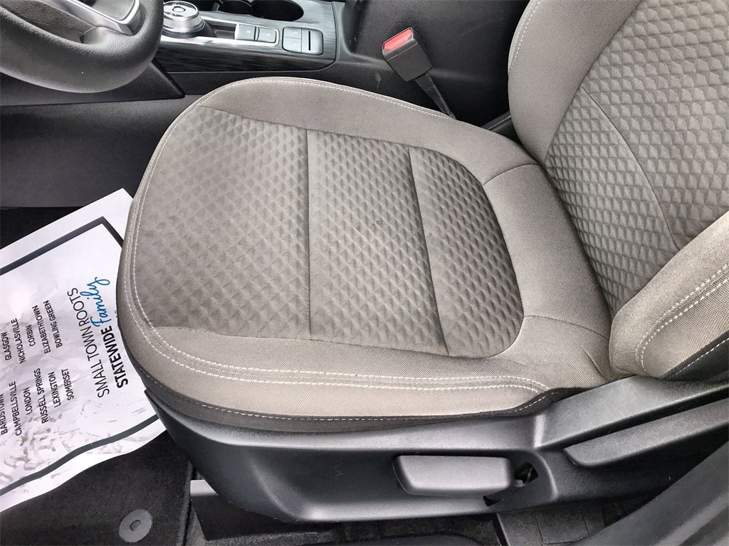 Used 2022 Ford Escape SE image 12