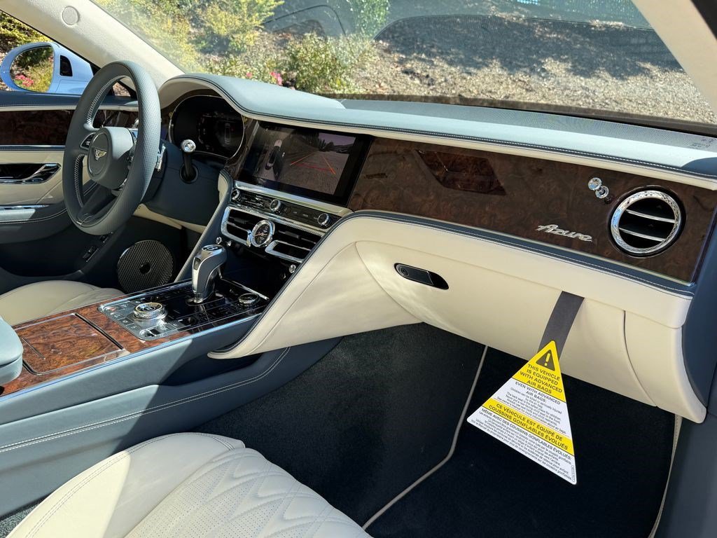 New 2026 Bentley Flying Spur Plug-In Hybrid AWD/4WD image 3