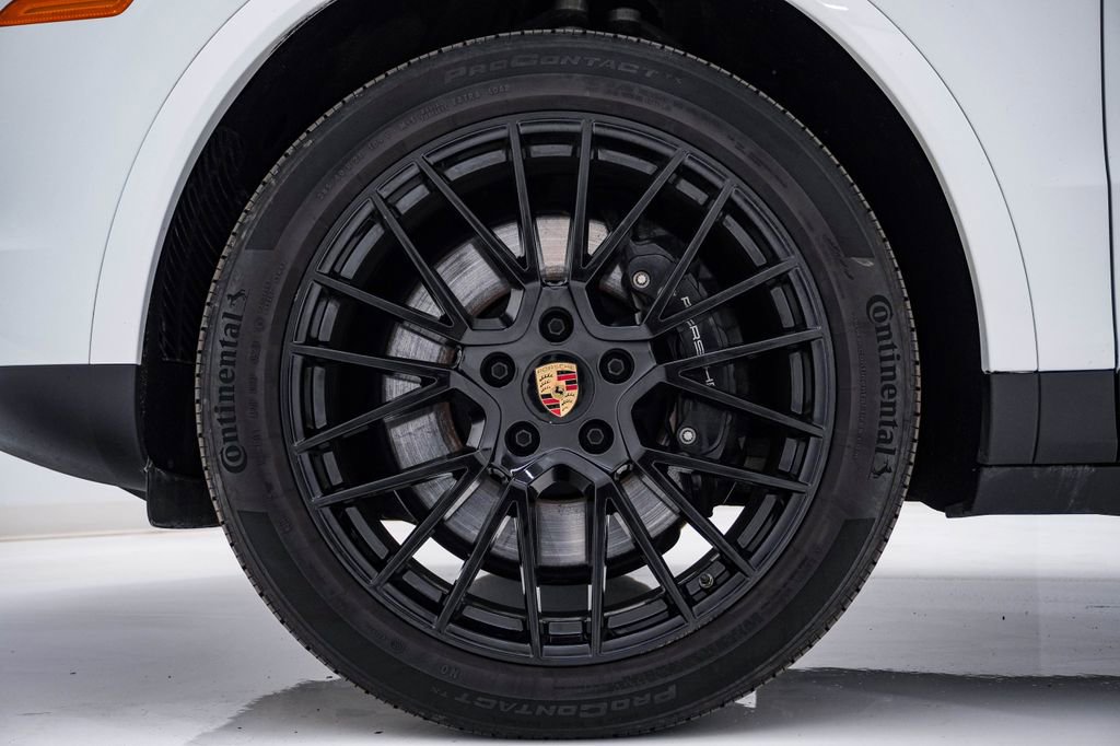 Certified 2023 Porsche Cayenne S image 13
