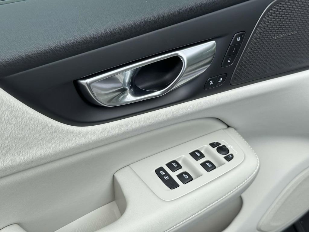 New 2026 Volvo V60 B5 Cross Country Plus w/ Protection Package Premier image 17