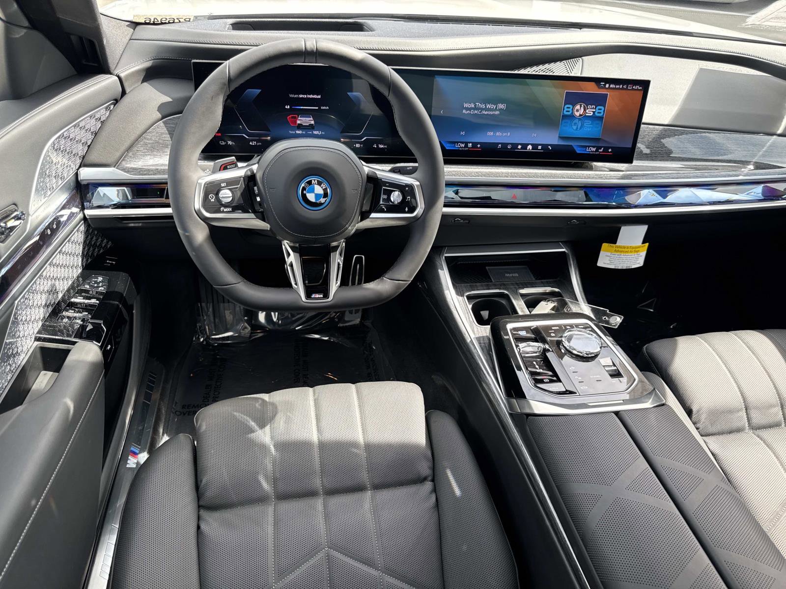 Used 2025 BMW i7 eDrive50 w/ M Sport Package image 7
