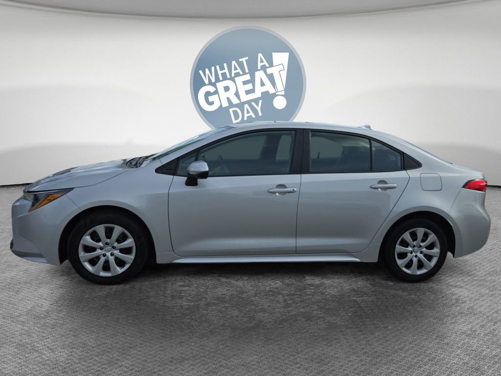 Used 2023 Toyota Corolla LE FWD image 7