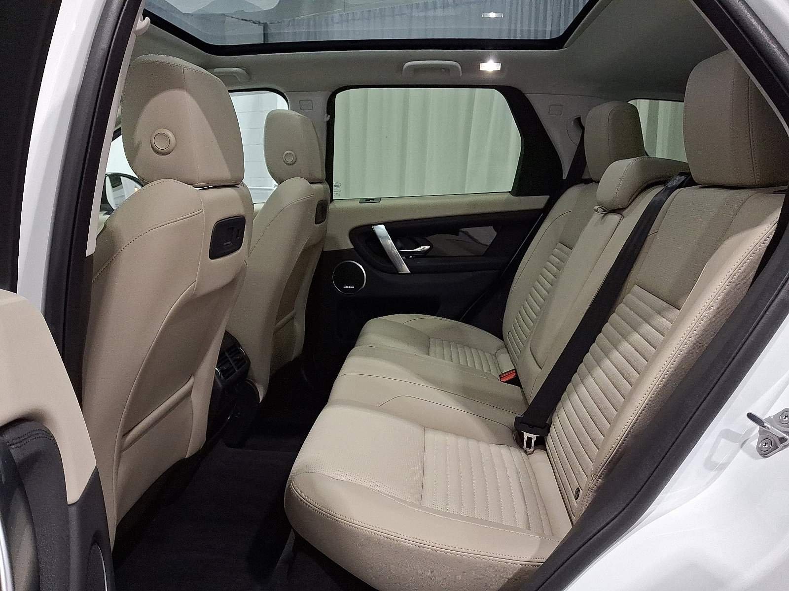 Certified 2025 Land Rover Discovery Sport S image 8