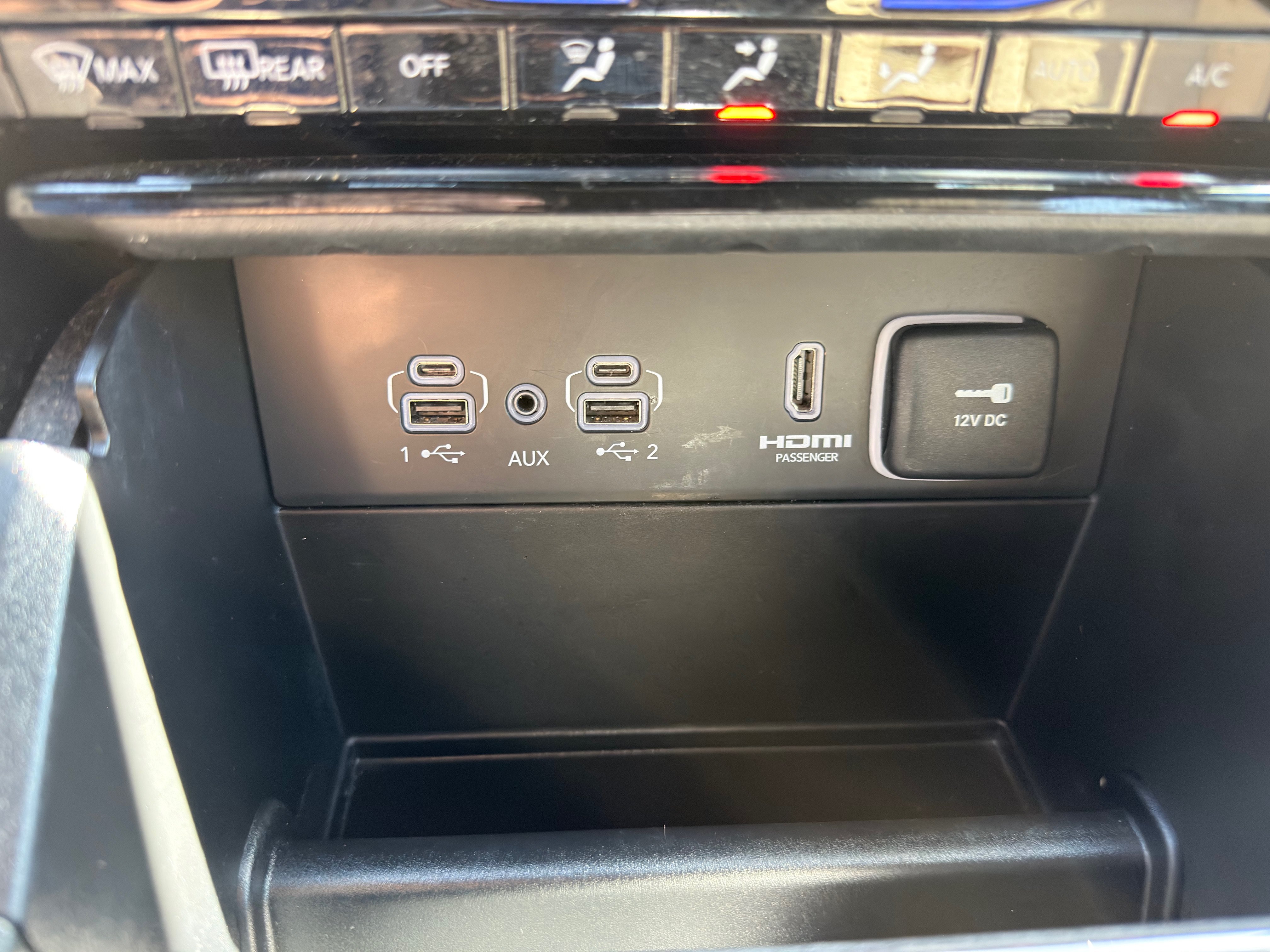 Used 2023 Jeep Grand Cherokee Limited AWD/4WD image 32