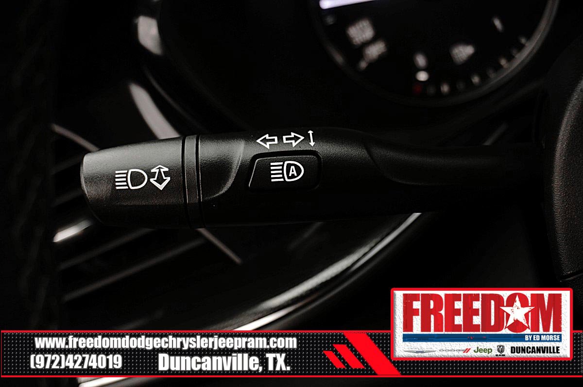 Used 2023 Buick Envision Essence AWD/4WD image 28