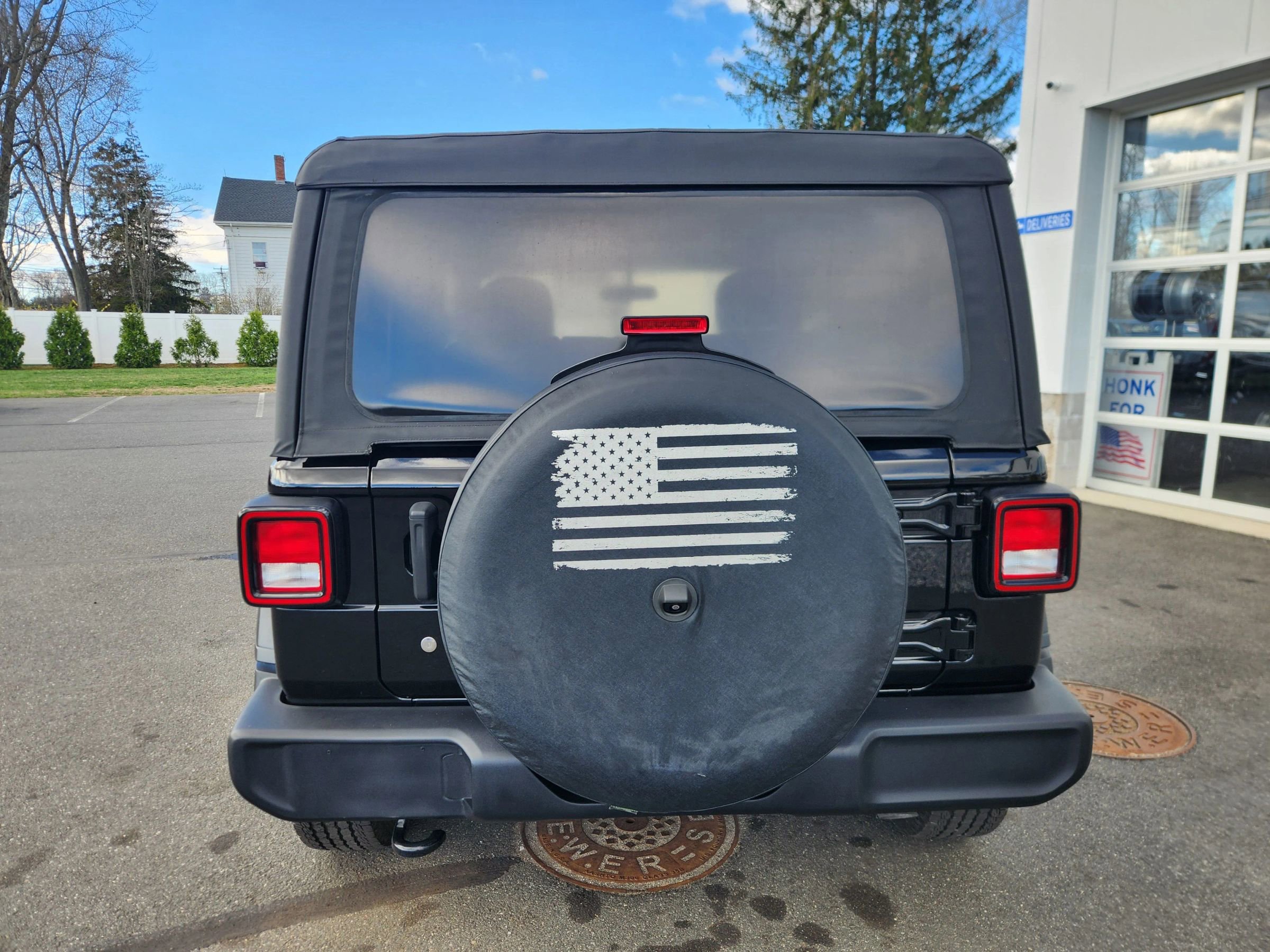 Used 2018 Jeep Wrangler Sport image 10