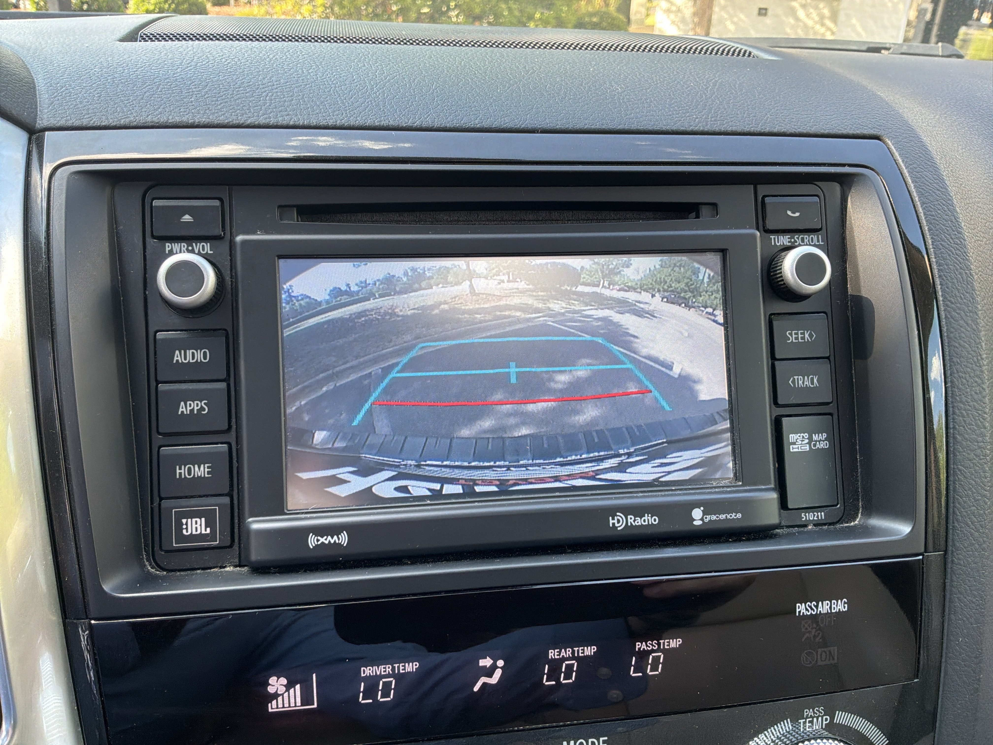 Used 2018 Toyota Sequoia Platinum AWD/4WD image 25