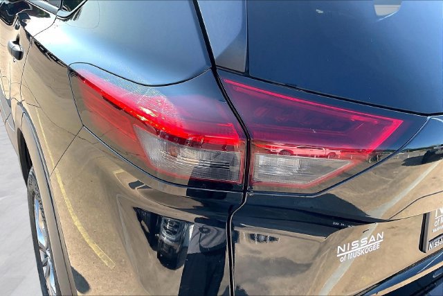 Used 2024 Nissan Rogue S AWD/4WD image 22
