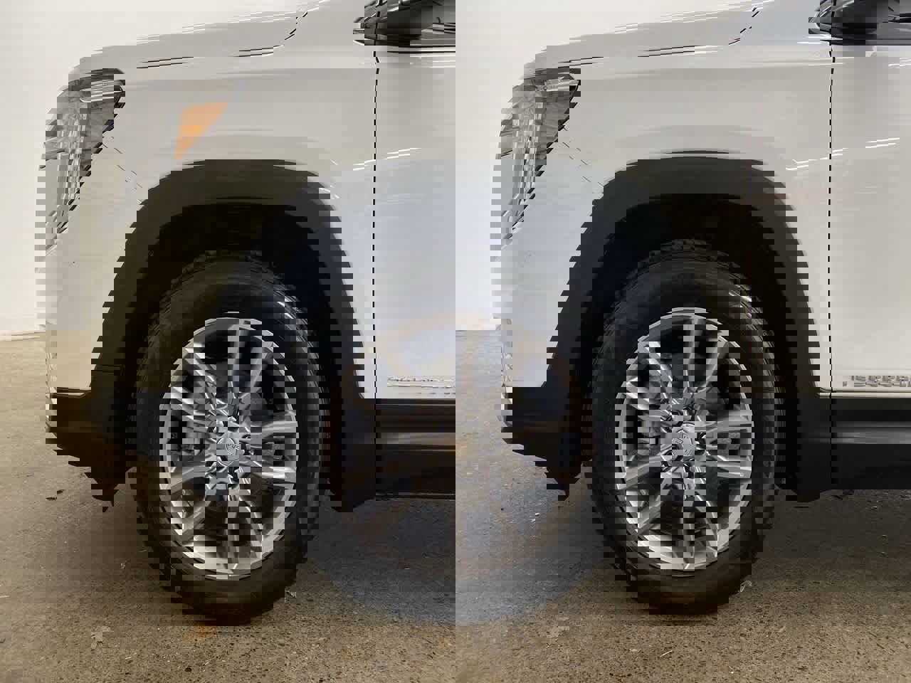 Used 2024 GMC Terrain SLT image 11