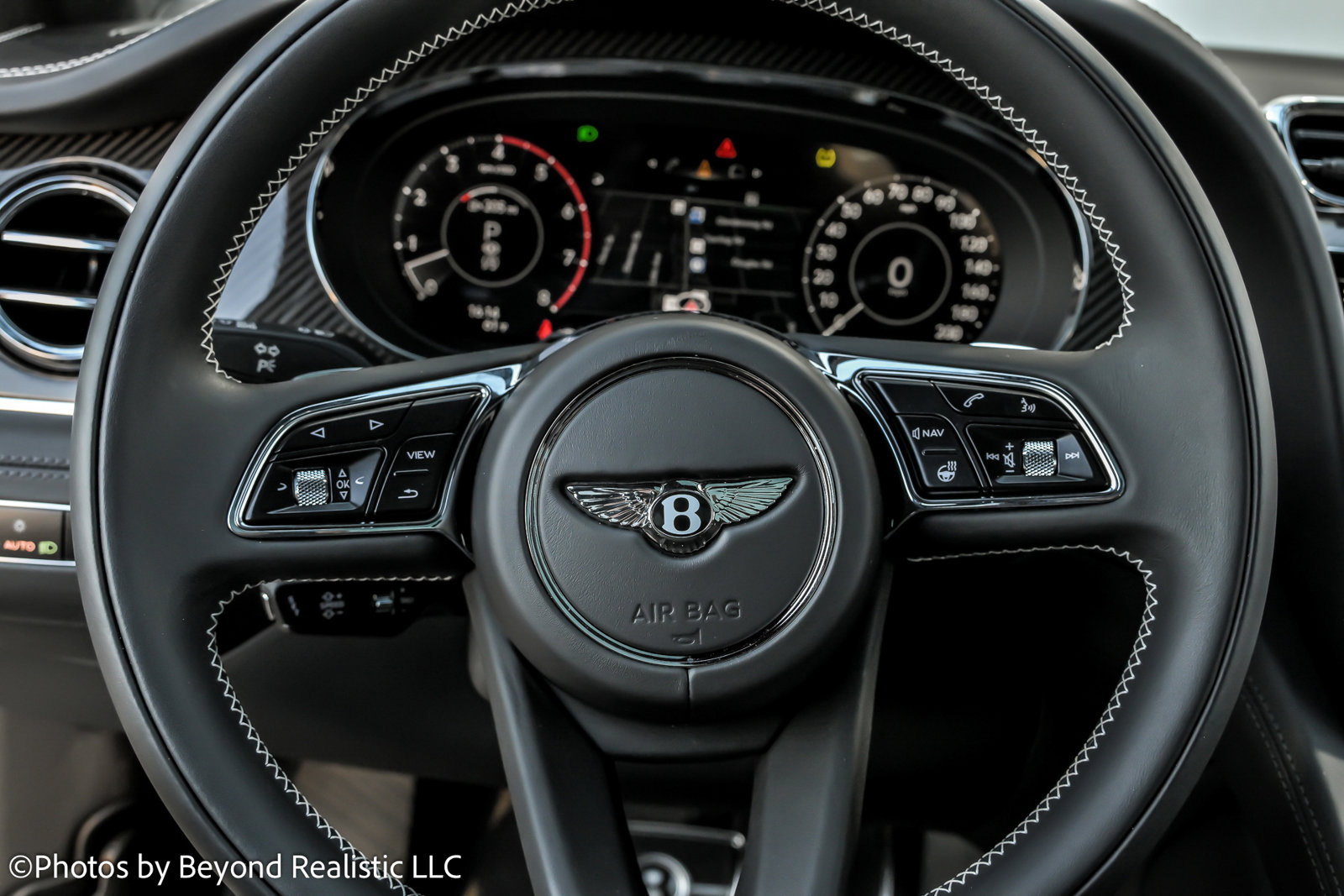 Used 2024 Bentley Bentayga image 38