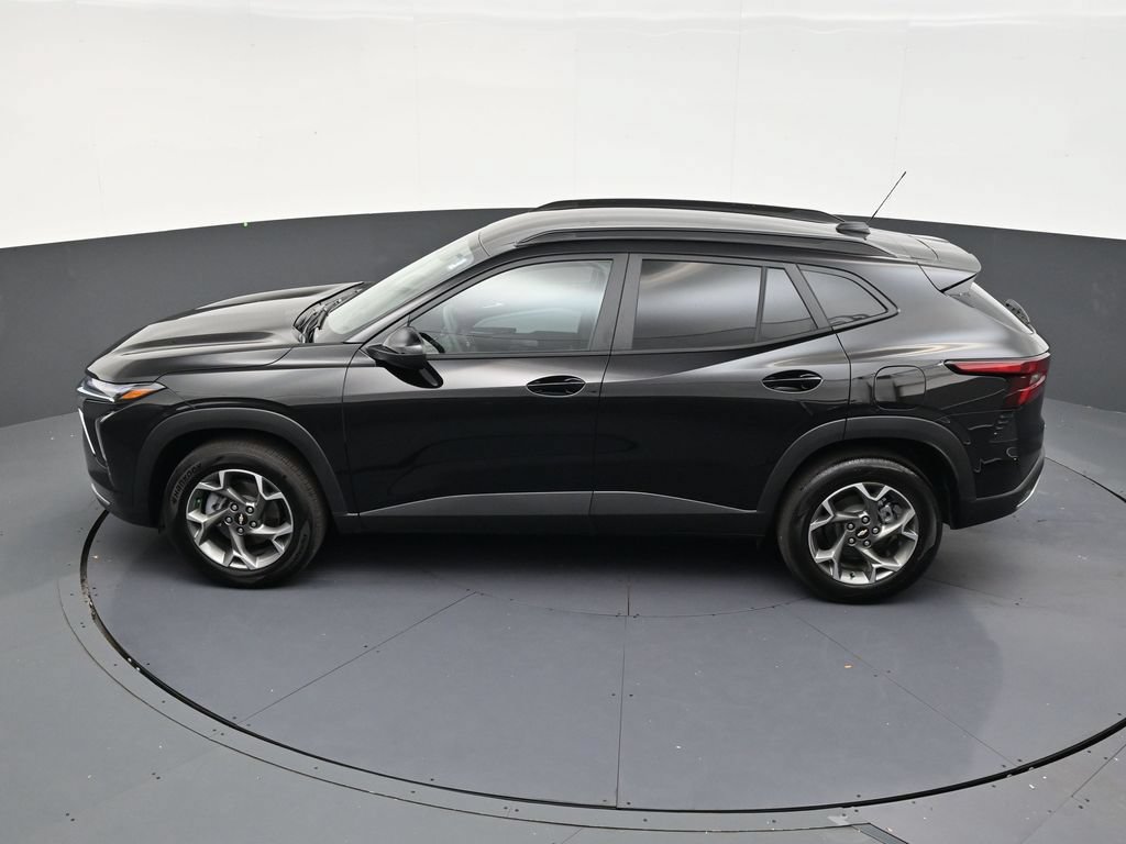 Used 2025 Chevrolet Trax LT w/ Driver Confidence Package FWD image 10