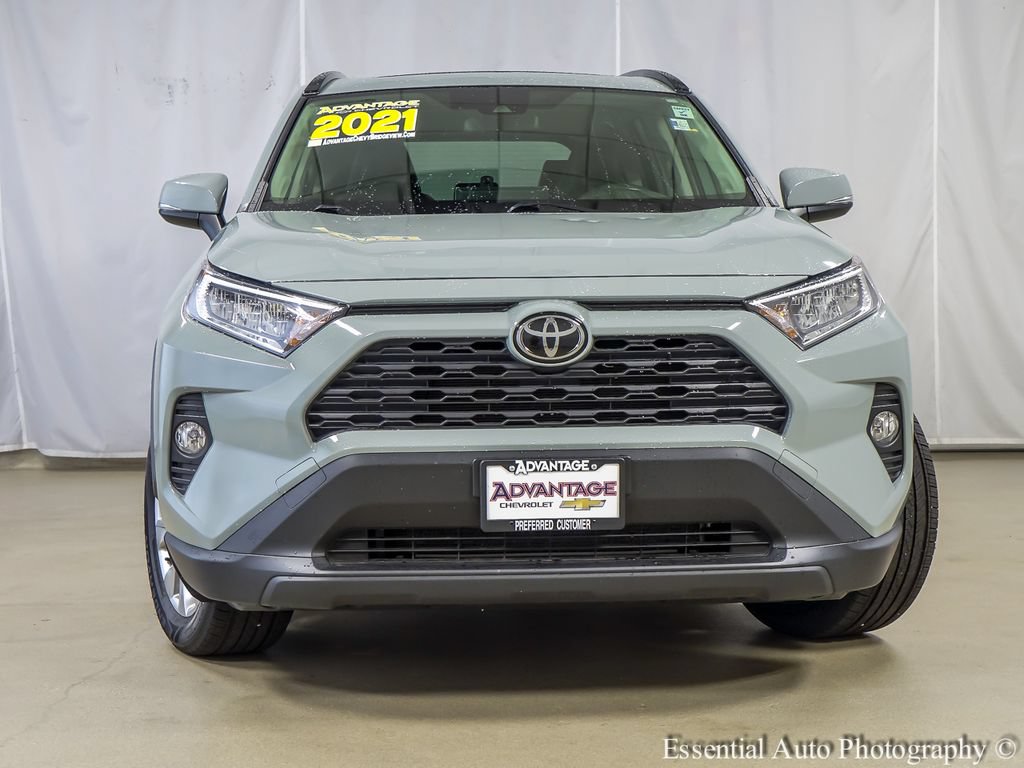 Used 2021 Toyota RAV4 XLE Premium AWD/4WD image 5