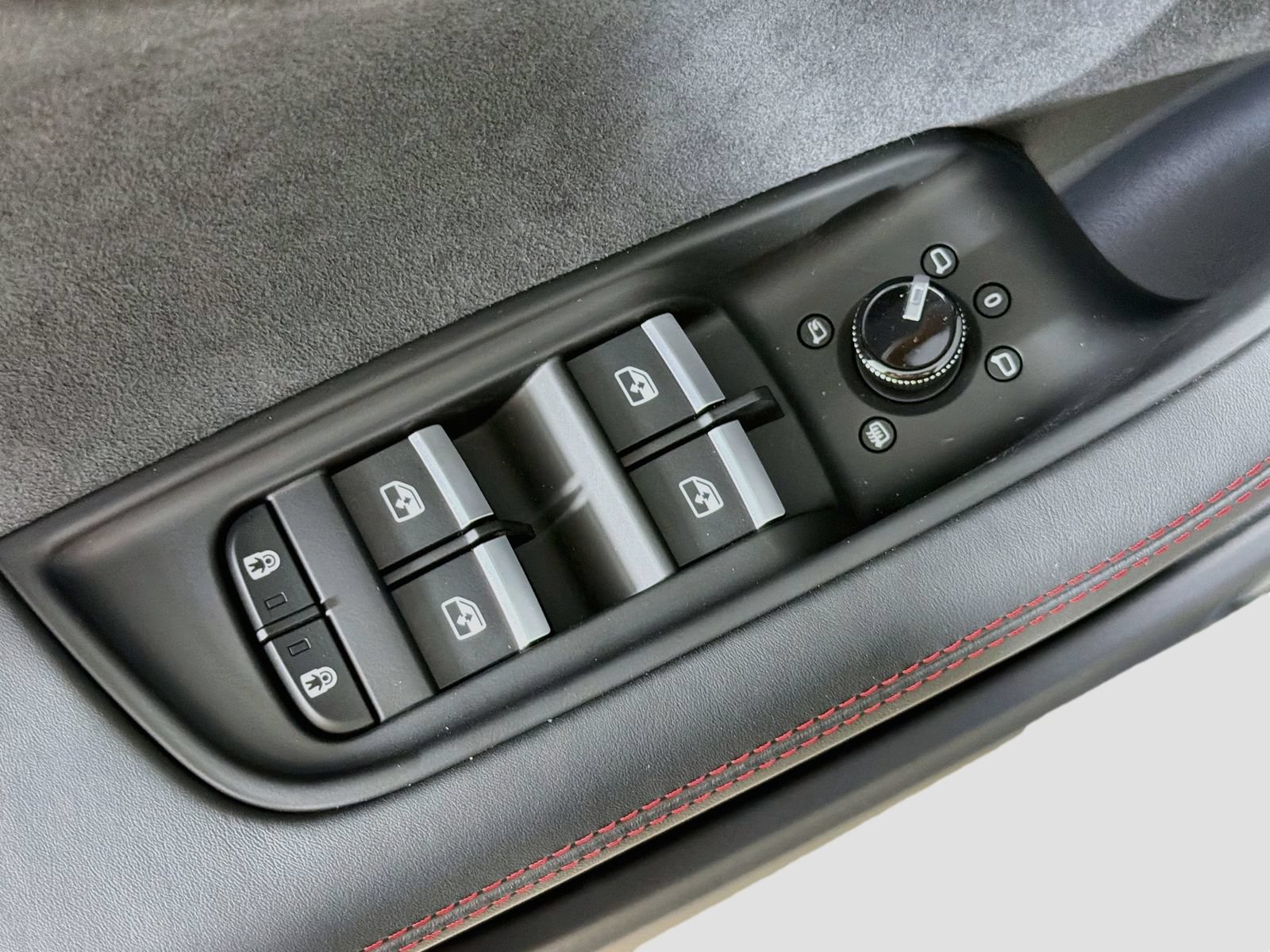 New 2026 Audi SQ8 Prestige AWD/4WD image 18