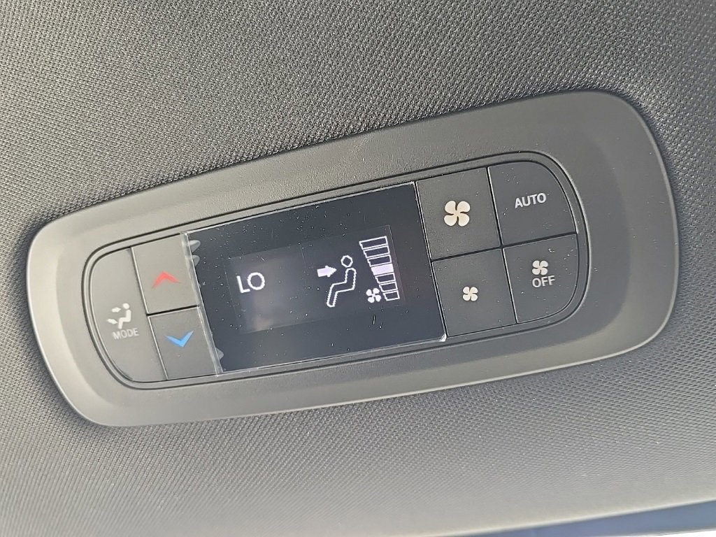 New 2026 Chrysler Pacifica Select image 24
