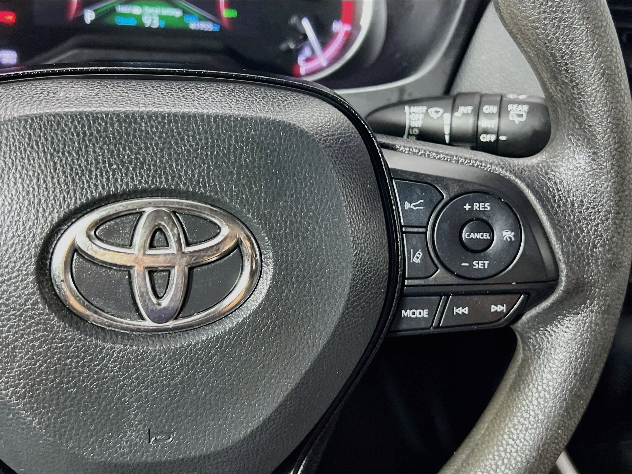 Used 2025 Toyota RAV4 XLE FWD image 20
