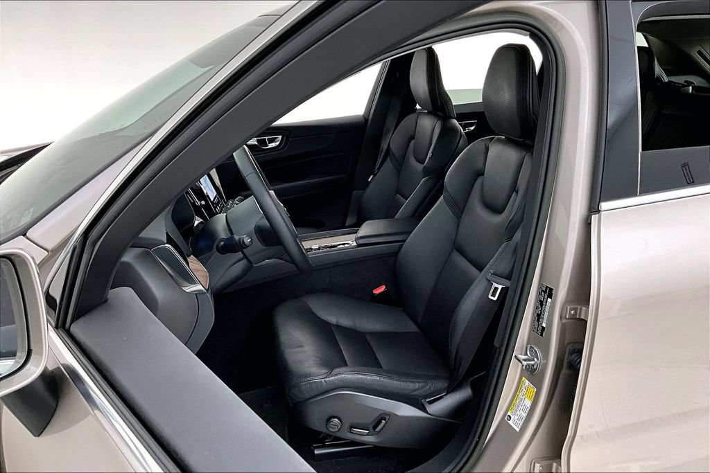 Certified 2023 Volvo XC60 B5 Plus w/ Protection Package Premier FWD image 24