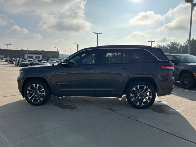 Used 2024 Jeep Grand Cherokee Overland image 5