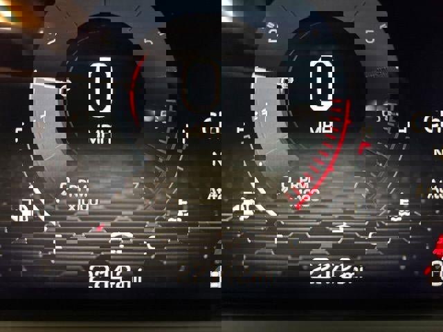 Used 2025 GMC Acadia Elevation image 16