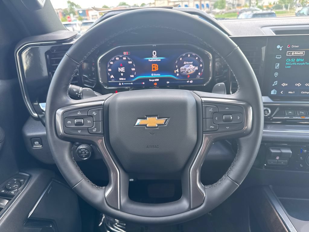 Used 2025 Chevrolet Silverado 1500 High Country w/ High Country Premium Package AWD/4WD image 14