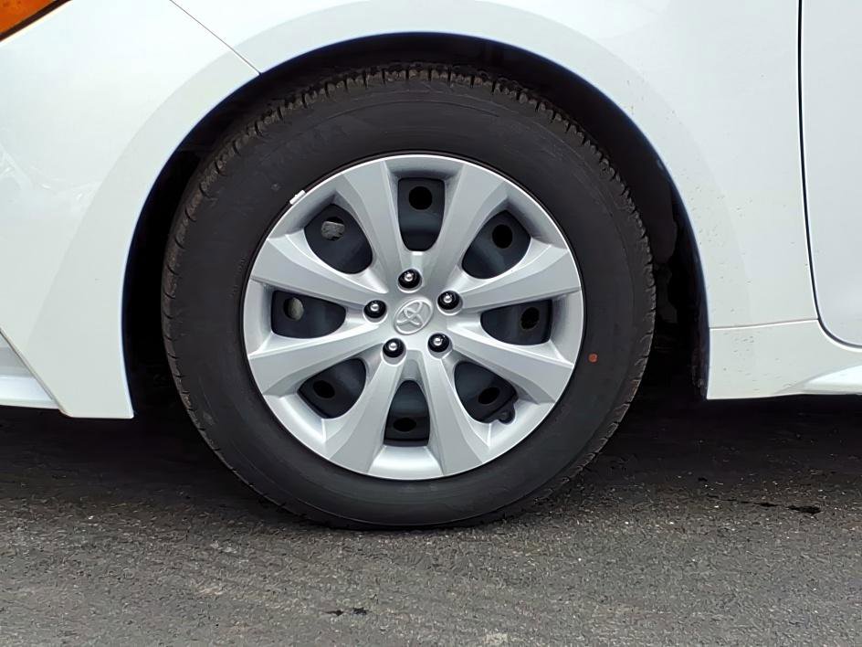 Certified 2024 Toyota Corolla LE image 9