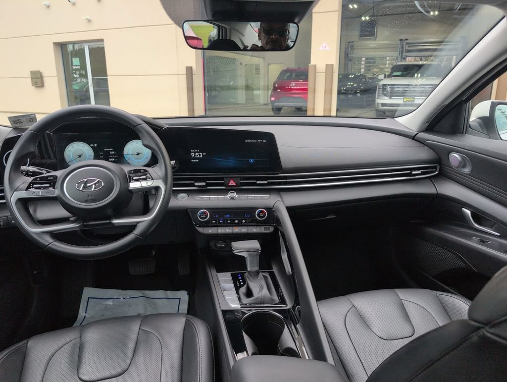 Certified 2023 Hyundai Elantra Limited w/ Cargo Package FWD image 13