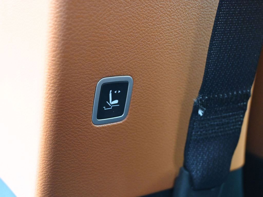 New 2026 Chrysler Pacifica Pinnacle image 32