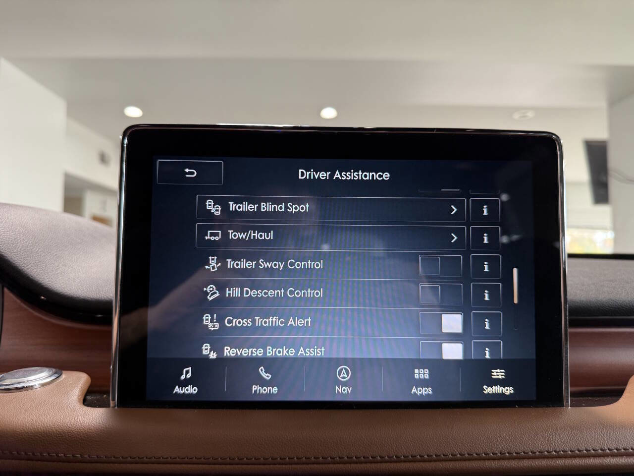 Used 2020 Lincoln Aviator Reserve w/ Equipment Group 202A image 18